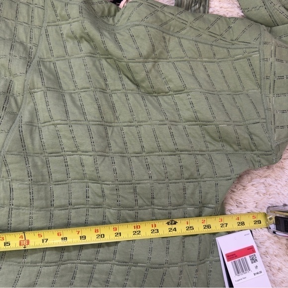 Nike Womens Yoga Therma Fit Jacquard Reversible Oversized
Kimono Top Large - Picture 6 of 16